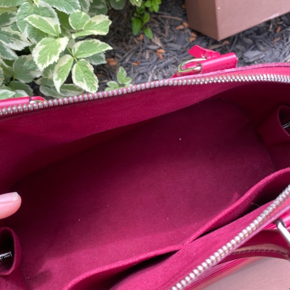 Louis Vuitton Bag and Wallet. Beautiful! - Picture 3 of 3